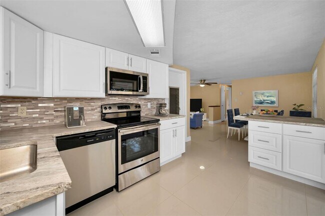 Building Photo - 9100 Lunar Ln