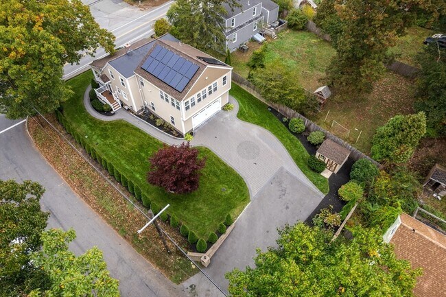 Building Photo - 63 Pine St