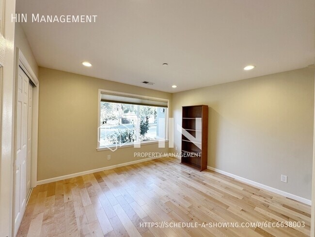 Building Photo - 776 Olive Ave