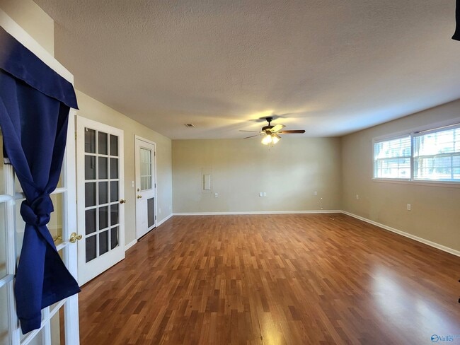 Building Photo - 6107 Trailwood Dr
