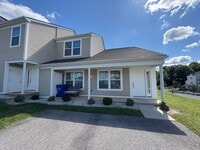 Building Photo - 505 Twisted Oak Dr NW