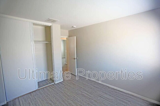 Building Photo - 1516 S 228th Ct