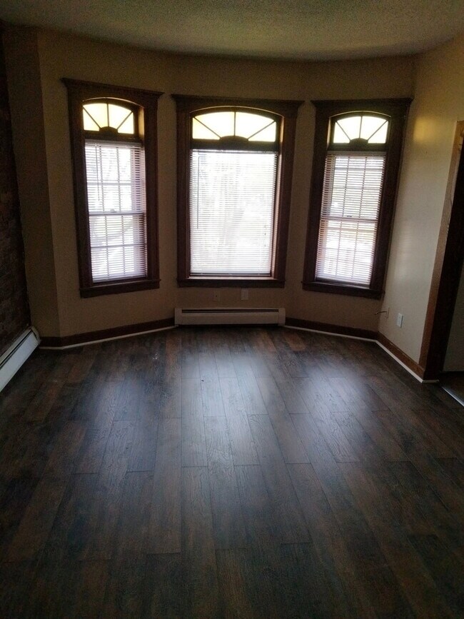 Building Photo - 407 Wethers Field Ave