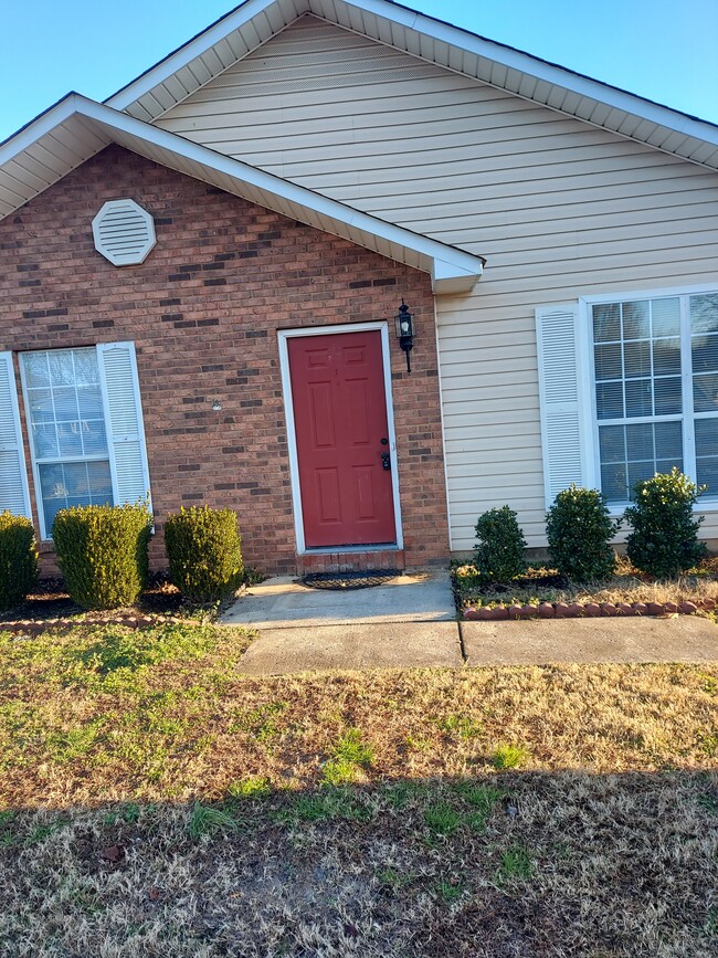 Building Photo - 115 Shearer St