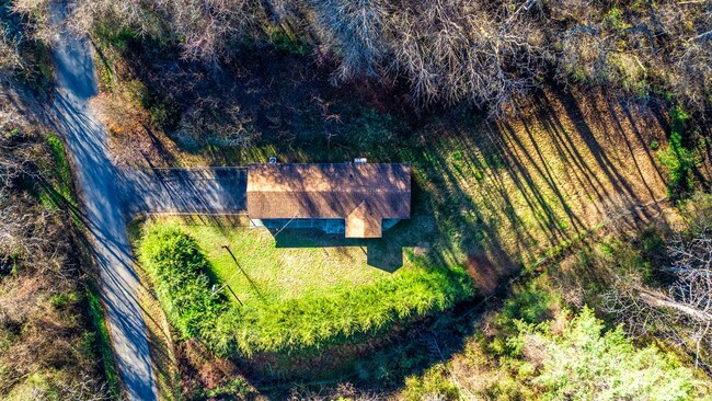 Building Photo - Newly Remodeled Home near Harris Regional ...