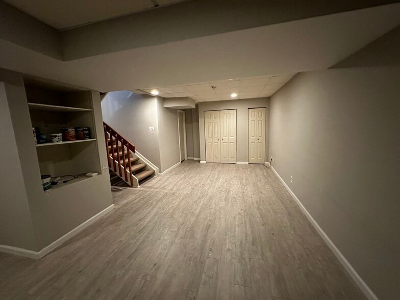 Building Photo - 1227 Athens Ct