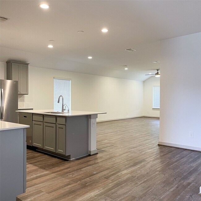 Building Photo - 6814 Bradford Ter Rd