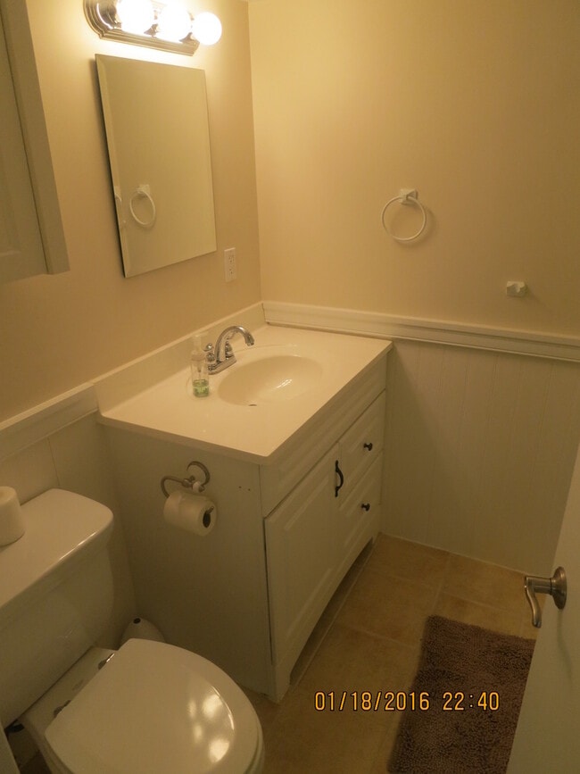 Building Photo - 3br Bethesda Rental
