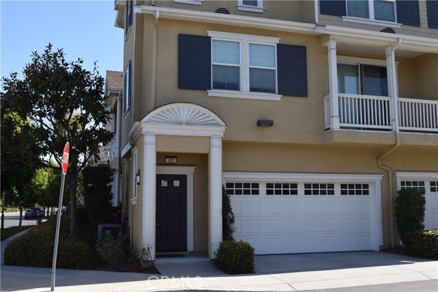 Building Photo - 303 Silk Tree