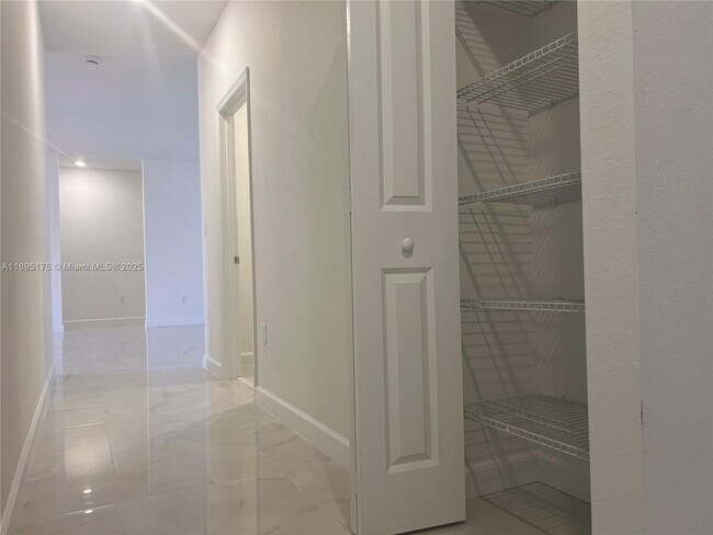 Building Photo - 16960 SW 288th Ter