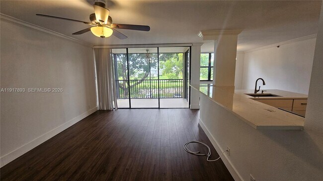 Building Photo - 105 Lake Emerald Dr