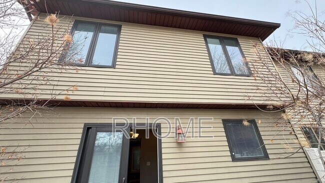 Building Photo - 204 E 735 S