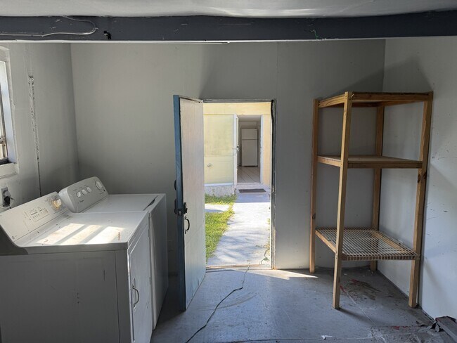 Building Photo - 4109 Nelson Ave