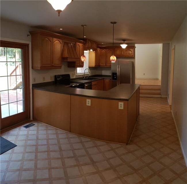 Building Photo - 3662 Rock Springs Dr