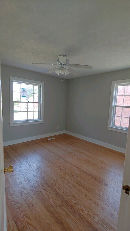 Building Photo - 3026 Dartmouth Ave