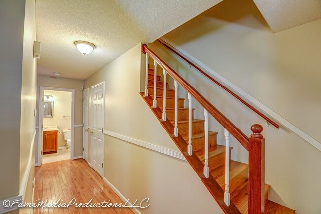 Building Photo - 2 Bdrm / 2 Bath, Condo - North Johnson City