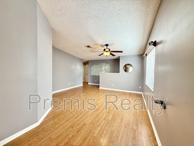 Building Photo - 747 Brook St NE