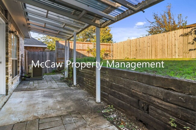 Building Photo - 1214 Mission St