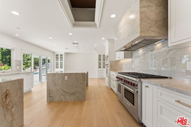 Building Photo - 1725 Loma Vista Dr