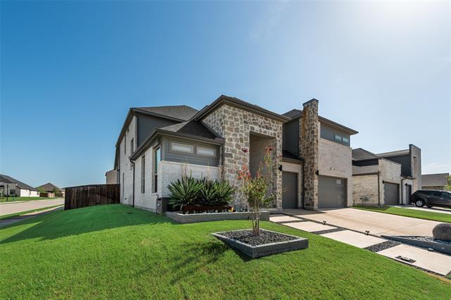 Primary Photo - 211 Coyote Creek Dr