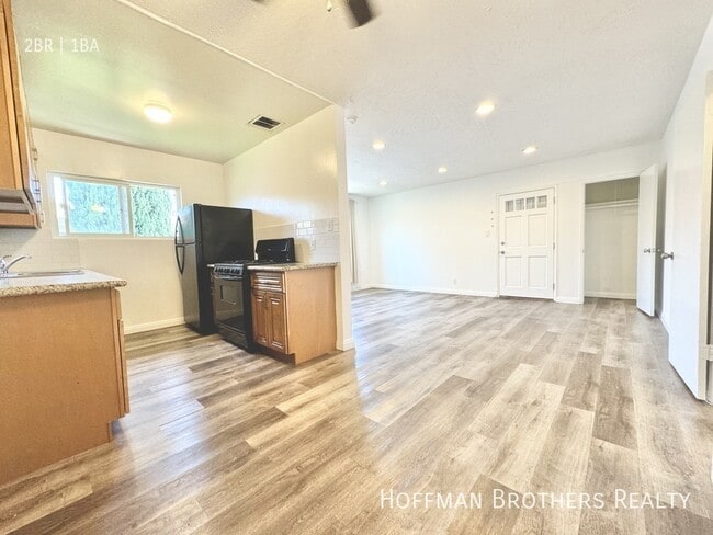 Building Photo - 1320 S Ridgeley Dr