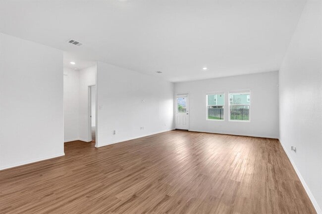 Building Photo - 219 George Neggan Ln