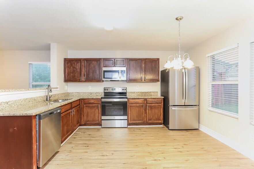 Building Photo - 8126 Stowe Springs Ln