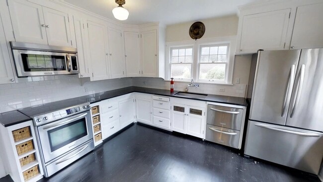 Building Photo - ***PENDING APPLICATION***3BD/2BA Pet Frien...