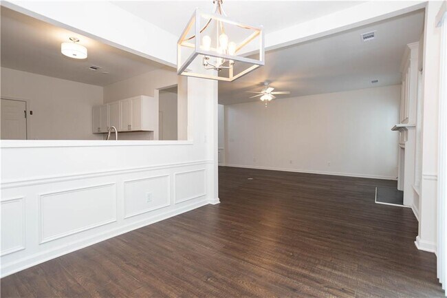 Building Photo - 4126 Royal Regency Cir