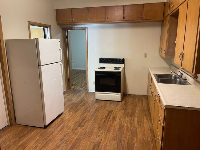 Primary Photo - High, 456