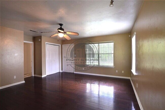 Building Photo - 1520 Country Ln