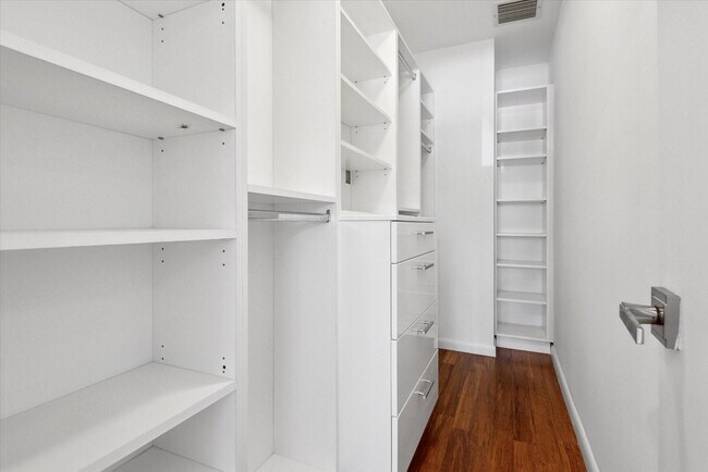 Building Photo - 40 Isla Bahia Dr