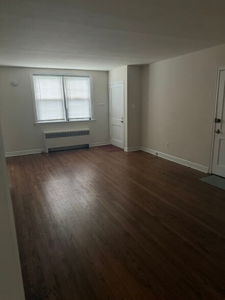 living room - 112 Fairfield Ln