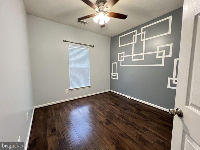 Building Photo - 2153 Potomac Club Pkwy