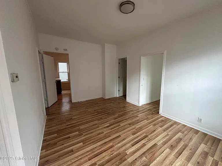 Building Photo - 1 Swan St