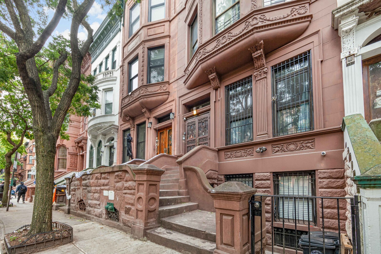 Building Photo - 132 W 119th St