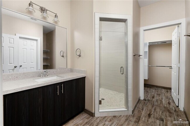 Building Photo - 11 Ramirez St