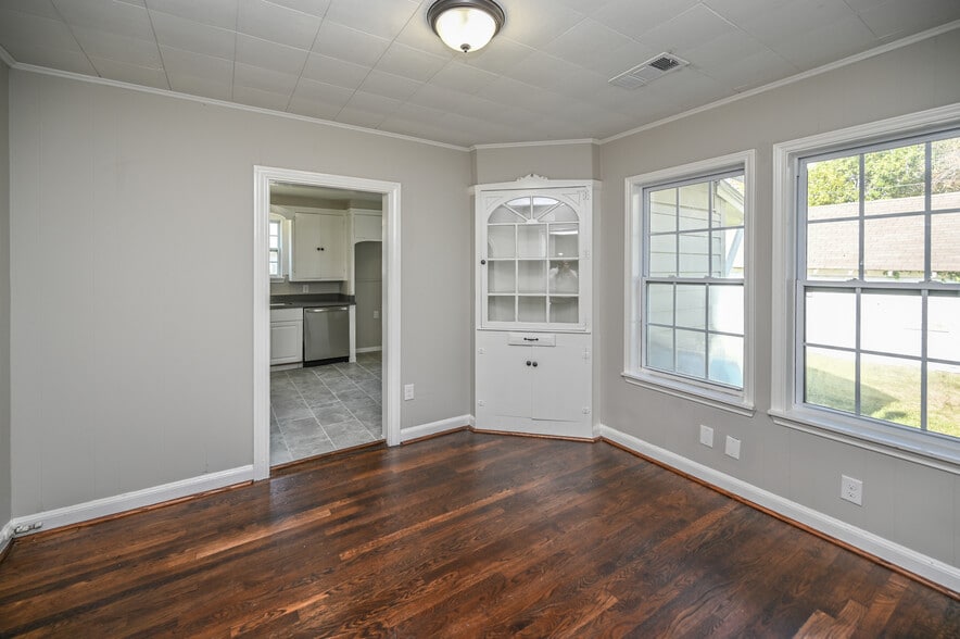 Building Photo - 500 Alford St