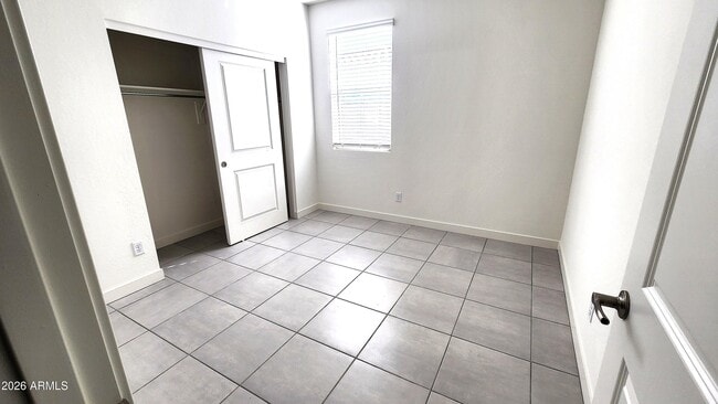 Building Photo - 2934 E Augusta Ave