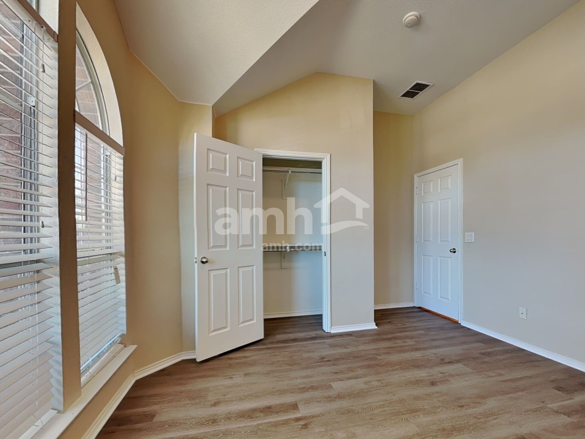 Building Photo - 1216 Mule Deer Dr