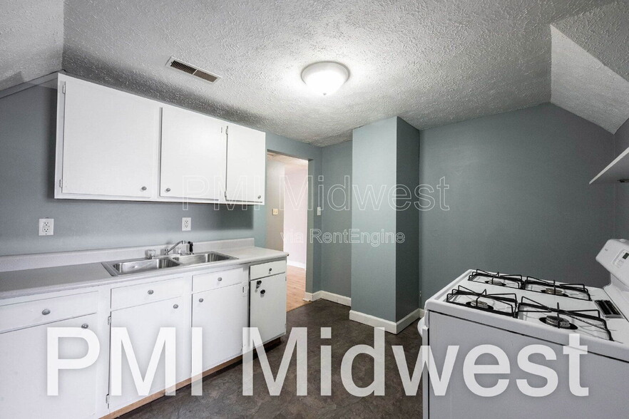 Building Photo - 921 S Buckeye St