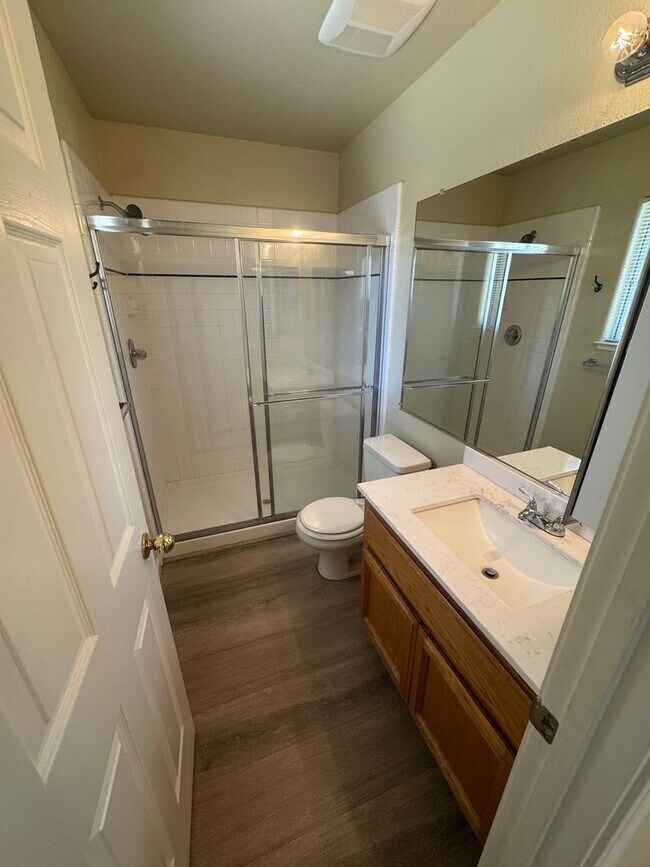 Building Photo - 3 bed / 2 Bath | West Roseville Home Avail...