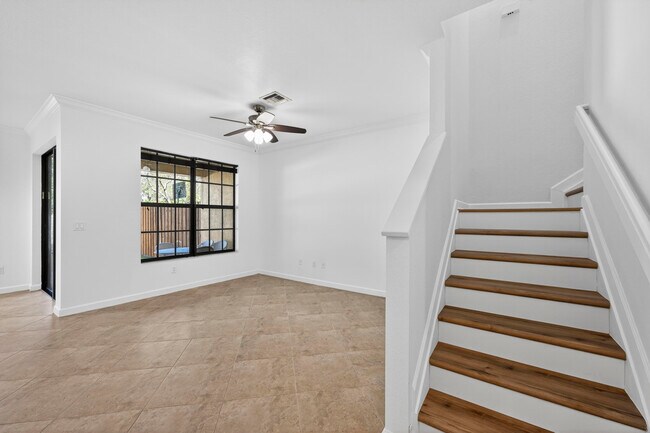 Building Photo - 10384 Wellington Parc Dr