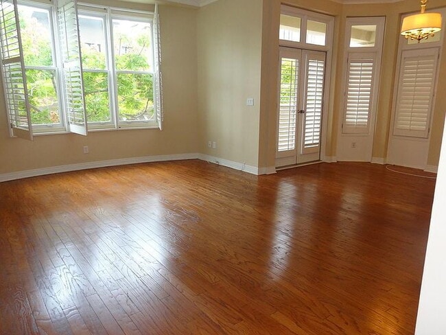 Building Photo - "Luxurious 2-Bed, 3-Bath Retreat with Granite Countertops in San Diego's Heart - 1460 Sq Ft of El...