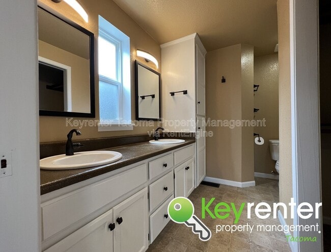 Building Photo - 610 Rice Ct