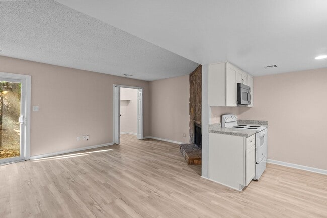 Building Photo - VB Townhouse 3 bedrooms