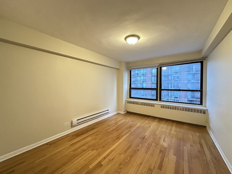 Building Photo - 4180 N Marine Dr