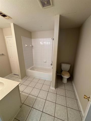 Building Photo - 9205 Lenox Dr