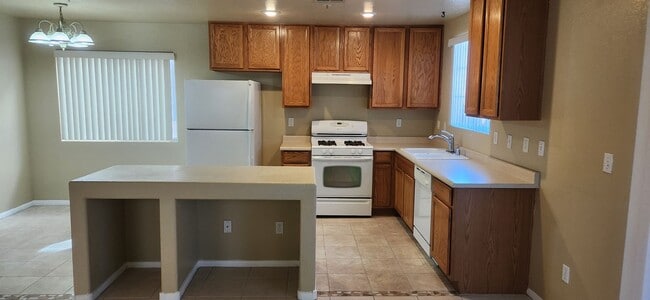 Building Photo - Condo in Gated Genevieve Court