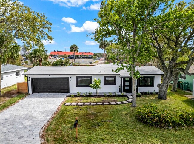 Building Photo - 115 Esther Dr